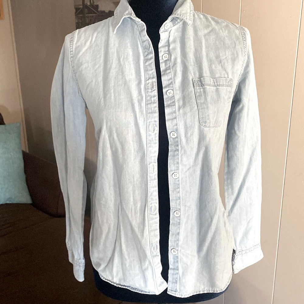 Junior size XL chambray jean long sleeve button up shirt